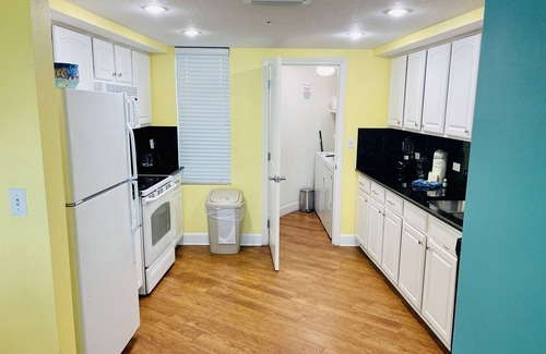 Ono Island Condo | Beachfront Townhouse with Dolphin Views and Pool Access
