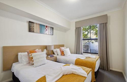 Northbridge Apartment | Family-Friendly Northbridge Retreat with Pool Access
