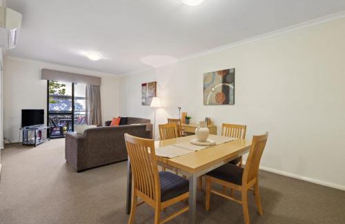 Northbridge Apartment | Family-Friendly Northbridge Retreat with Pool Access