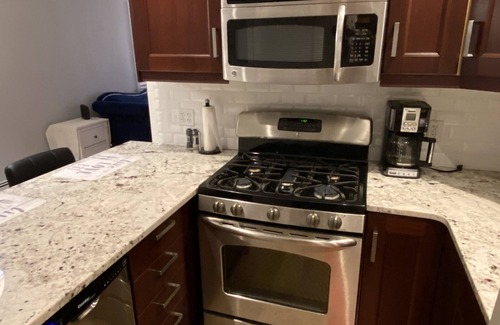 East Shore Condo | Cozy 2-Bedroom Condo with Oceanfront Views Near Marine Corps