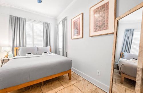 Beach Institute House | 2BDR Cottage Historic Downtown Dog-Friendly