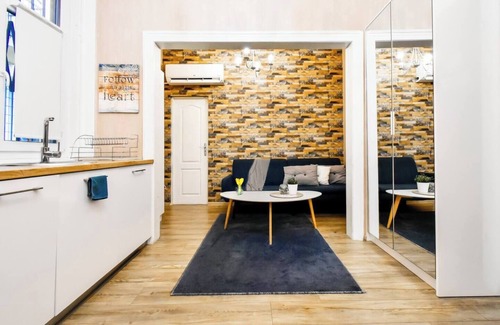Sofia City Center Apartment | Cozy 2BDR Retreat in Heart of Sofia with Kitchen Amenities