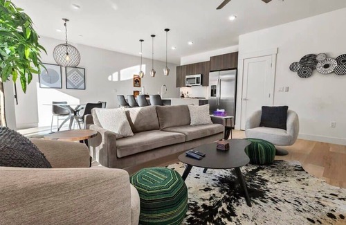 Silverthorne Condo | Modern 2BDR Retreat Steps from Dillon Reservoir