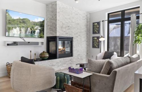 Silverthorne House | Family-Friendly 2BDR Near Dillon Reservoir - Guest Rated 10/10