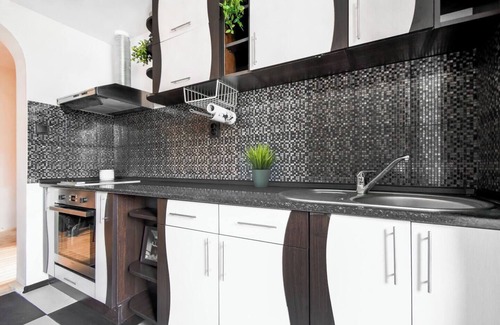 Sofia City Center Apartment | 2BDR Suit Near Mall Sofia with Metro Access - ACs