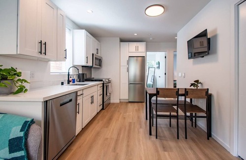Atlantic Condo | Modern 2bdrm Retreat in Central Location with Breakfast