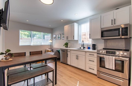 Atlantic Condo | Modern 2bdrm Retreat in Central Location with Breakfast