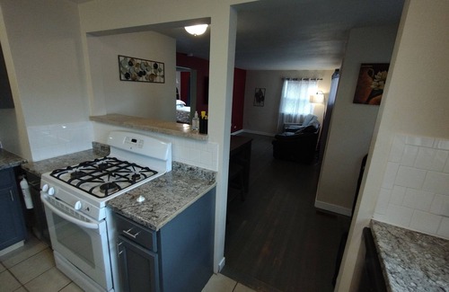 Aurora House | Cozy 2 Bedroom Retreat with Garage Near UC Health