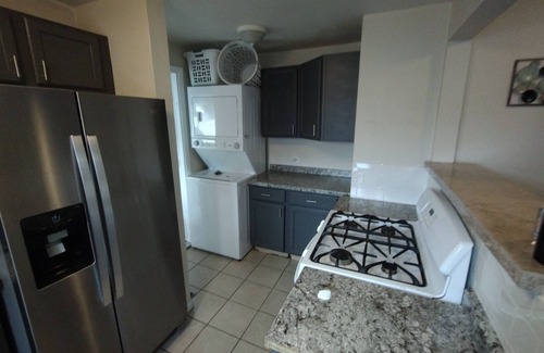 Aurora House | Cozy 2 Bedroom Retreat with Garage Near UC Health