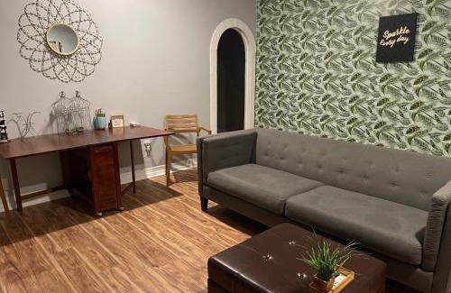 Harbor Apartment | Family-Friendly 2-Bedroom Retreat Near Downtown LB