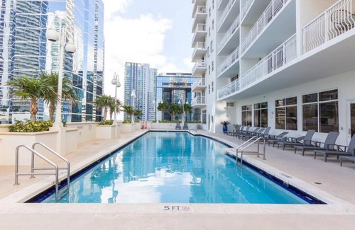 Brickell House | Premier 2 Bed Apartment with Pool, Hot Tub & Gym Access