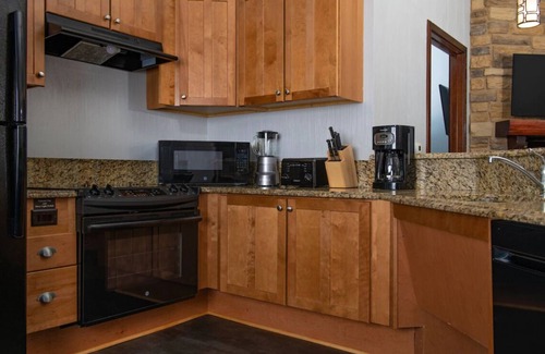Lake Delton Resort | Family-Friendly 2BR Retreat at Wisconsin Dells Resort