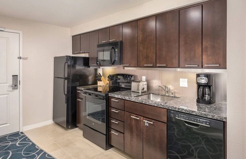 Las Vegas Resort | Stylish 2BD/2Bath Desert Blue Resort in Las Vegas
