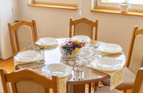 Ohrid Apartment | 2Bed 2Bath Lake View Balcony Parking Family APT