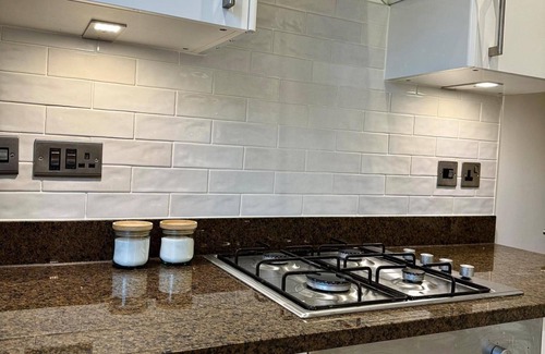 Canonbury Apartment | 2bed Apartment-sleeps 4, Pets Ok & Balcony