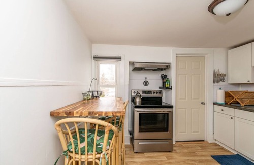 Winooski Apartment | Stylish 2 Bdrm Apt near Winooski Circle & Public Pool