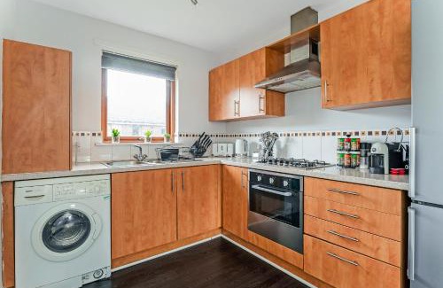 East End Apartment | Pet-Friendly 2-Bed Gem in City Central East End