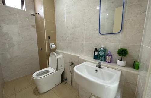 Kempas Apartment | Convenient 2-Bedroom Retreat Near MidValley with Pool