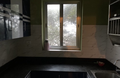 Siddharthanagar Apartment | Pet-Friendly 2BHK Apartment with Breakfast & Kitchen Amenities