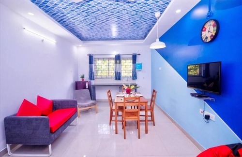 Vagator House | Inviting 2BHK Apartment with Pool, Kitchen & Ocean Views
