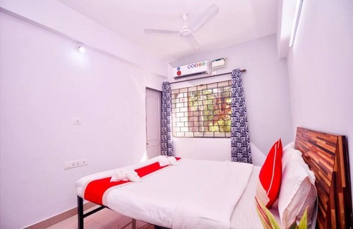 Vagator House | Inviting 2BHK Apartment with Pool, Kitchen & Ocean Views