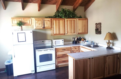 West Glacier House | Lakeview Retreat: 2BR, 1BA in West Glacier – Guest Rated 9.8