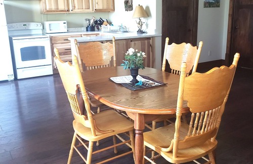 West Glacier House | Lakeview Retreat: 2BR, 1BA in West Glacier – Guest Rated 9.8
