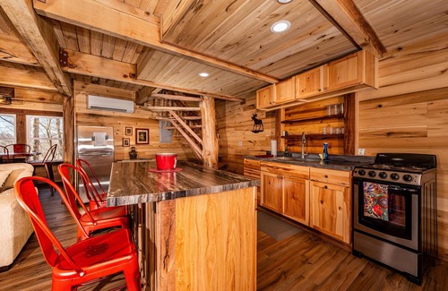 Gnaw Bone House | 2BR, 1BA HAND BUILT MOUNTAIN TOP TREE HOUSE with Hot tub