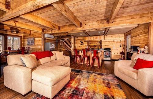 Gnaw Bone House | 2BR, 1BA HAND BUILT MOUNTAIN TOP TREE HOUSE with Hot tub
