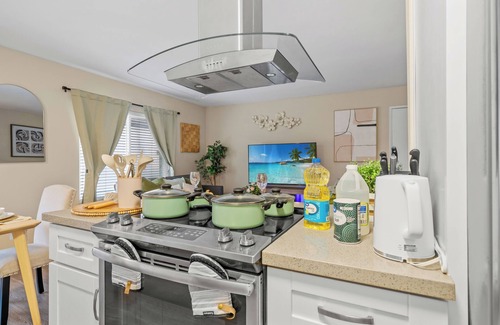 Mira Mesa Condo | Stylish 2BR Condo with Pool, Hot Tub & Pet-Friendly Stay