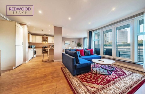 Woking Apartment | Spacious 2BR Apartment with Free Parking & Full Kitchen