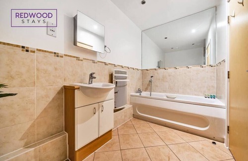 Woking Apartment | Spacious 2BR Apartment with Free Parking & Full Kitchen