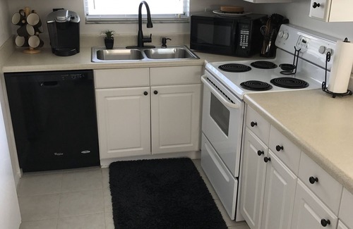 Bradenton Beach House | Bayfront Retreat with Stunning Sunrise & Free WiFi
