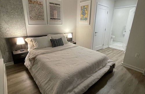 Baltimore Apartment | Inviting 2BR/2BA Highrise Apartment with Private Balcony