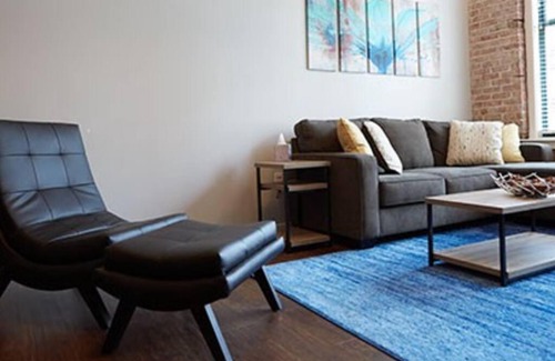Downtown Kansas City Hotel | Stylish 2BR Loft in Historic Downtown KC - Rated 10/10
