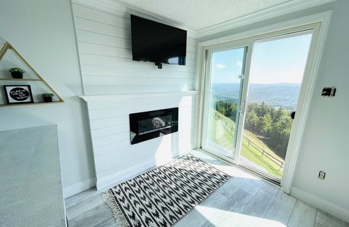 Snowshoe Condo | Unforgettable 2BR Ski In/Out Condo at Snowshoe Mountain Lodge