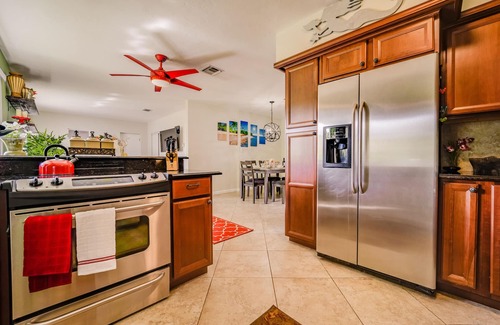 Coral Ridge Apartment | Spacious 2BR/2BA Unit with Private Backyard and Breakfast
