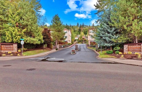 Renton Condo | 2BR/2BA Perfect Getaway Central Condo in Renton