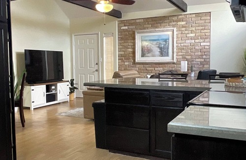 Brownsville Villa | Immaculate 2BR Villa with Oceanfront Pool and Spa