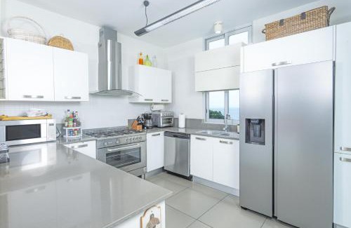 Rio Mar Apartment | 2br Apartamento con Vista al Mar Ph Rio Mar T1-11A