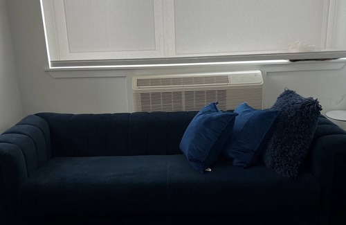 Queens Apartment | Cozy 2BR Apartment Near NYC with Pool and Family Amenities