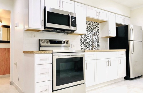 Beverly Green Condo | Modern 2BR Apartment near Las Vegas Strip with Pool & Spa