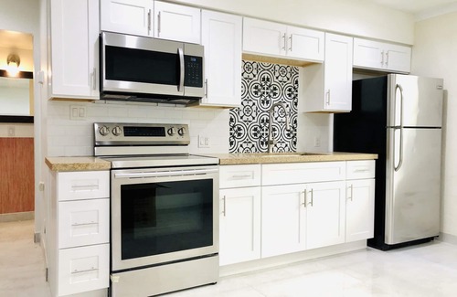 Beverly Green Condo | Modern 2BR Apartment near Las Vegas Strip with Pool & Spa