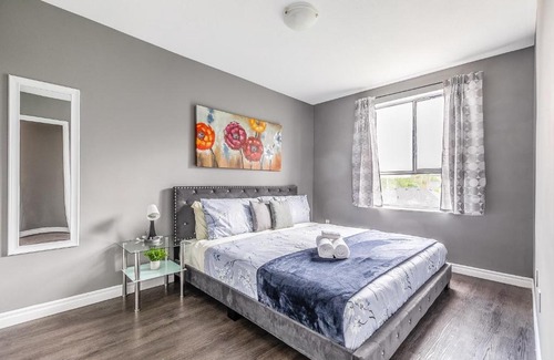 Rosedale Apartment | Cozy 2BR Apartment with Netflix - Close to Downtown Hamilton
