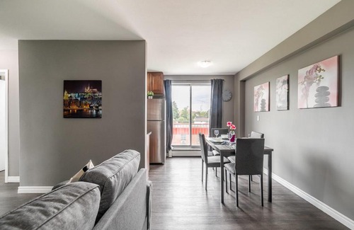 Rosedale Apartment | Cozy 2BR Apartment with Netflix - Close to Downtown Hamilton
