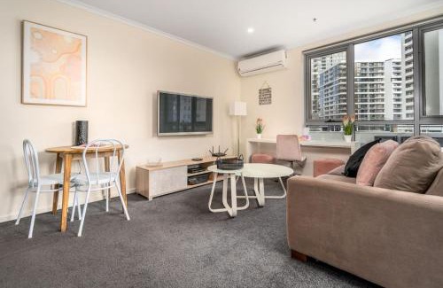 Gungahlin Apartment | Modern 2BR Apartment in Gungahlin Town Centre with Pool