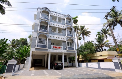 Alwaye Apartment | Convenient 2BR Apartment Near Rajagiri Hospital with AC