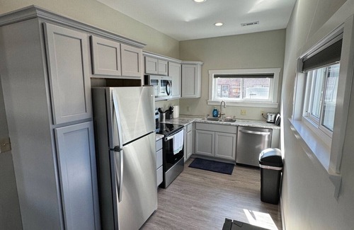 Milwaukee Apartment | Convenient 2BR Apartment with Laundry and Parking