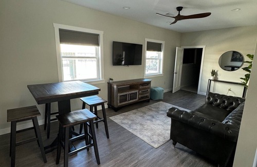 Milwaukee Apartment | Convenient 2BR Apartment with Laundry and Parking