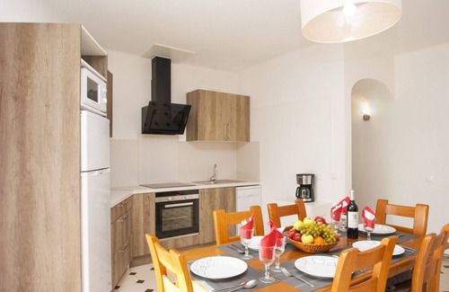 Castelo Apartment | Beautiful Apartment with Pool, A/C & Oceanfront Views